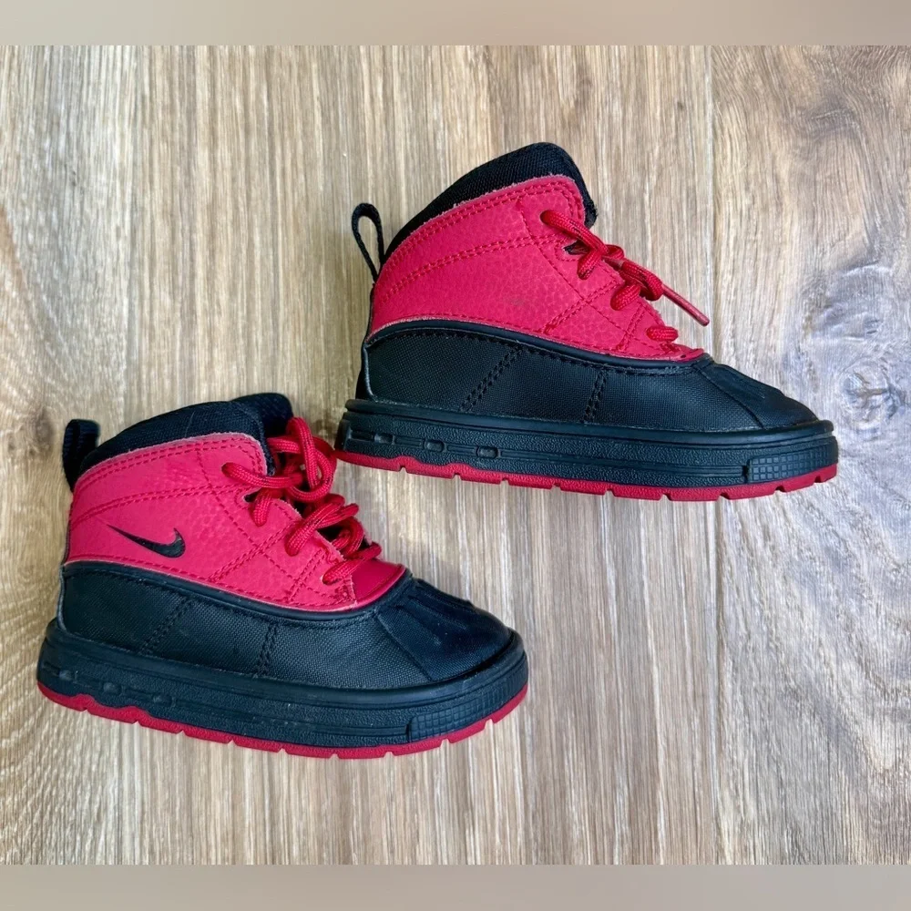 Nike Toddler Duck Boots Red Black Waterproof Winter Boots Size 6C